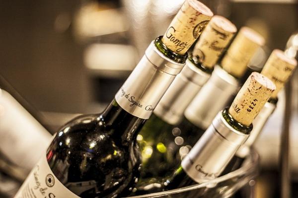bottles of wine 3015285 640