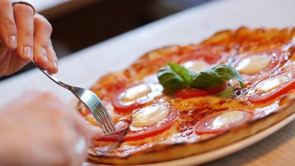 pizza 1150031 640