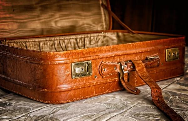 suitcase gd51f6b20b 640